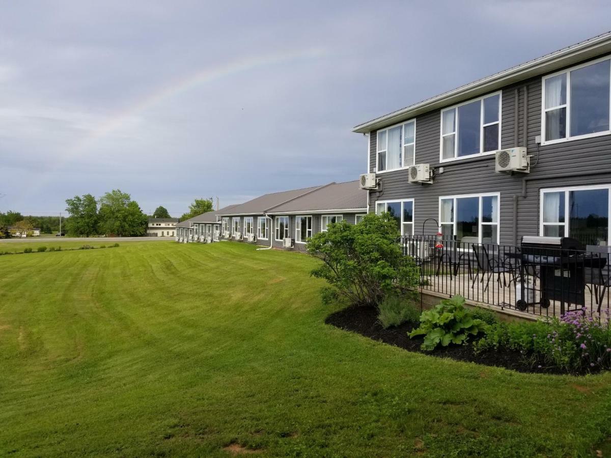 Brackley Beach Northwinds Hotel Екстериор снимка
